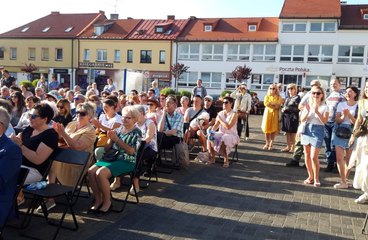 Hiszpańska orkiestra kameralna wystąpiła na placu Legionów w Wieluniu